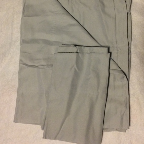 Light Grey Pillowcases Pair Never Used Neutral Bedding Home Decor Microfibre - Picture 1 of 1